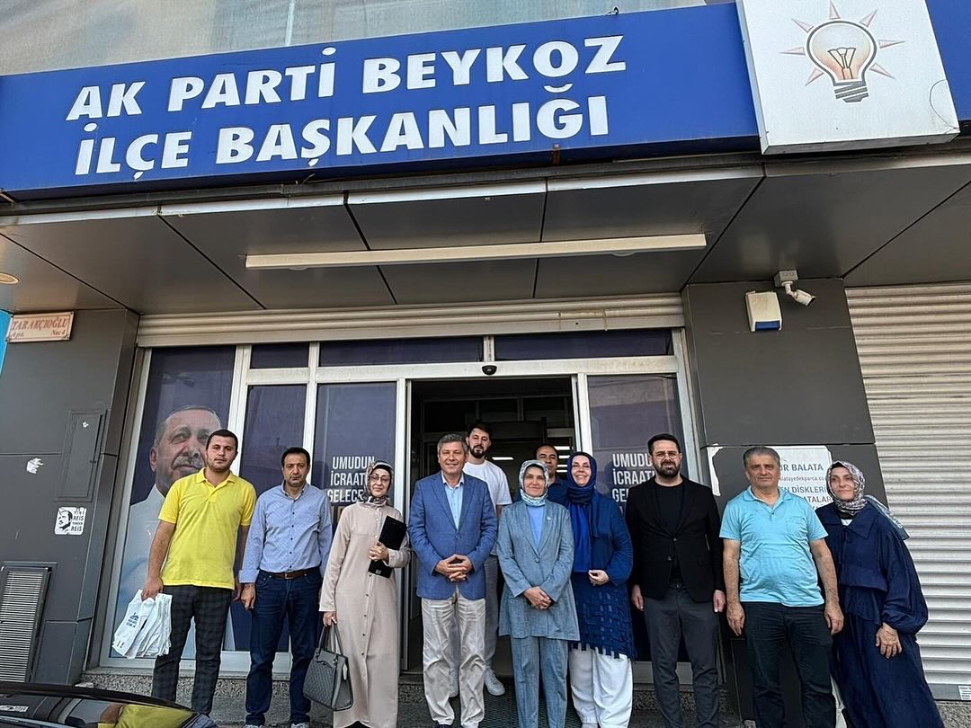 İstanbul Milletvekilimiz Sn. Ümmü Gülşen Öztürk ve İl Sorumlumuz Sn. Rıdvan Bural ile birlikte Rüzgarlıbahçe Mahallemizde hemşehrilerimizle bir araya geldik.